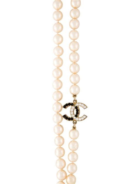 Chanel 2020 Faux Pearl, Strass & Leather CC Beaded Bracelet